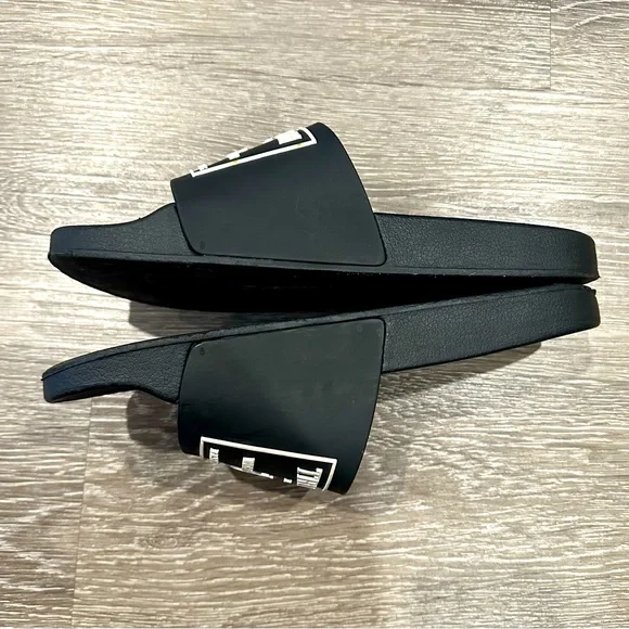 True Religion - Men's Kendrick Logo Slide (Buddha) Size 9, In good condition - Picture 4 of 8